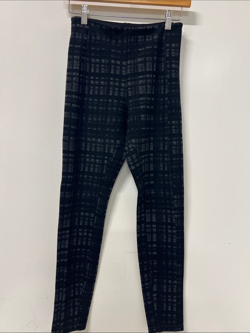Lysse Black and Gray Pattern Leggings, Small